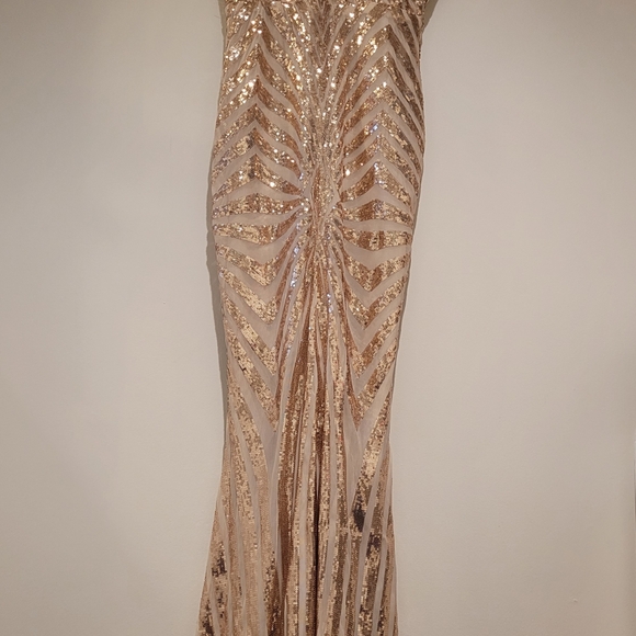 Cream V neck long dress with sequins - Picture 7 of 9